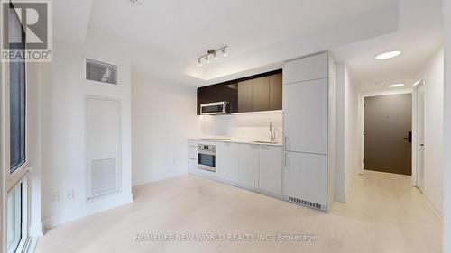 510 - 308 Jarvis Street, Toronto, ON - Indoor Photo Showing Kitchen