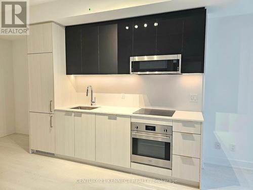 807 - 308 Jarvis Street N, Toronto, ON - Indoor Photo Showing Kitchen