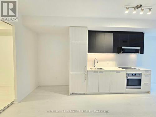 807 - 308 Jarvis Street N, Toronto, ON - Indoor Photo Showing Kitchen