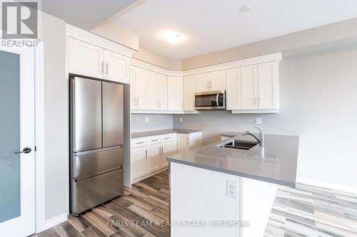 1052 Wright Drive, Midland, ON - Indoor Photo Showing Kitchen With Double Sink