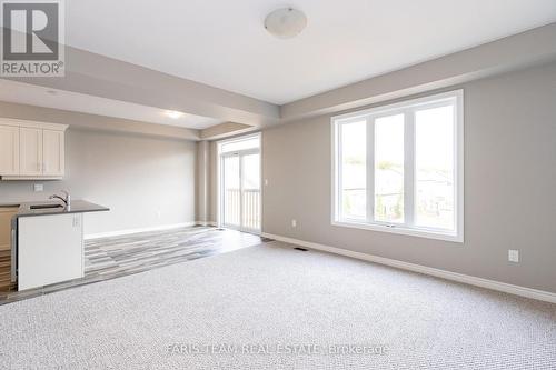 1052 Wright Drive, Midland, ON - Indoor Photo Showing Other Room