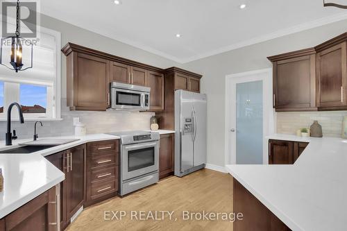 6654 Stillwood Drive, Ottawa, ON - Indoor Photo Showing Kitchen