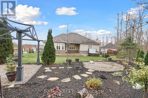 6654 Stillwood Drive, Ottawa, ON - Outdoor