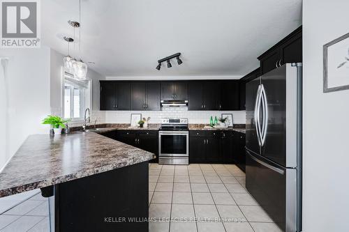 124 Fleming Way, Shelburne, ON - Indoor Photo Showing Kitchen With Stainless Steel Kitchen With Upgraded Kitchen