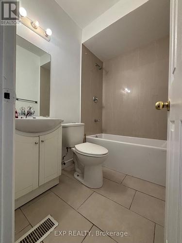 66 Stirton Street, Hamilton, ON - Indoor Photo Showing Bathroom