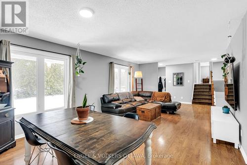 8301 Albert Bouwers Circle, Ottawa, ON - Indoor