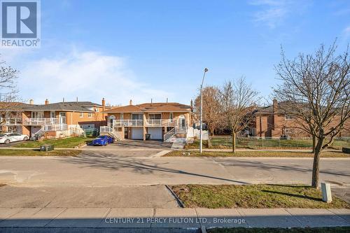 332 Royal Salisbury Way, Brampton, ON - Outdoor