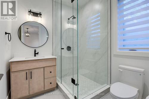 15 Drury Lane, Toronto, ON - Indoor Photo Showing Bathroom