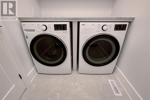 15 Drury Lane, Toronto, ON - Indoor Photo Showing Laundry Room