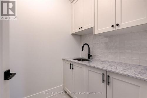 15 Drury Lane, Toronto, ON - Indoor Photo Showing Kitchen