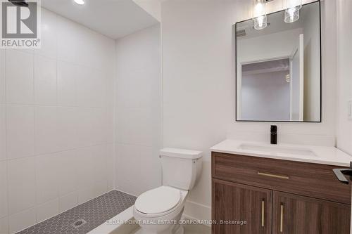 15 Drury Lane, Toronto, ON - Indoor Photo Showing Bathroom