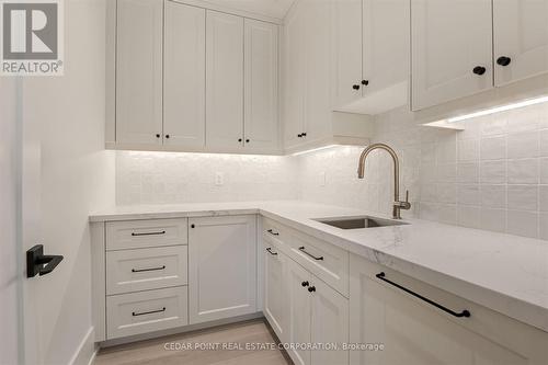 15 Drury Lane, Toronto, ON - Indoor Photo Showing Kitchen With Upgraded Kitchen