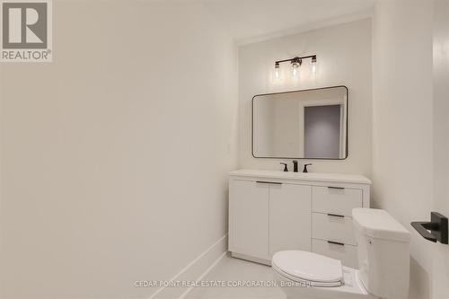 15 Drury Lane, Toronto, ON - Indoor Photo Showing Bathroom