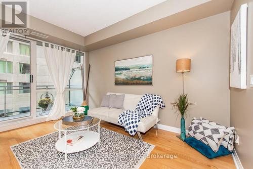 705 - 220 Victoria Street, Toronto, ON - Indoor Photo Showing Living Room