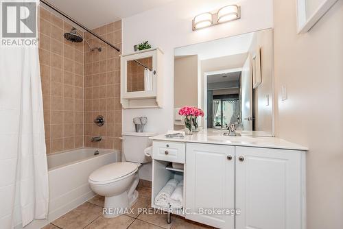 705 - 220 Victoria Street, Toronto, ON - Indoor Photo Showing Bathroom