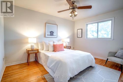 906 Kennedy Road, Toronto, ON - Indoor Photo Showing Bedroom