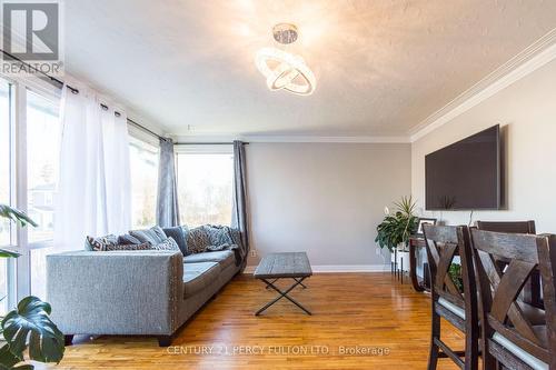 81 Store Street, Quinte West, ON - Indoor Photo Showing Living Room