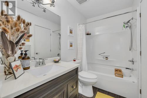 2nd Full upstairs bathroom - 2125 Burtch Road Unit# 210 Lot# 24, Kelowna, BC - Indoor Photo Showing Bathroom