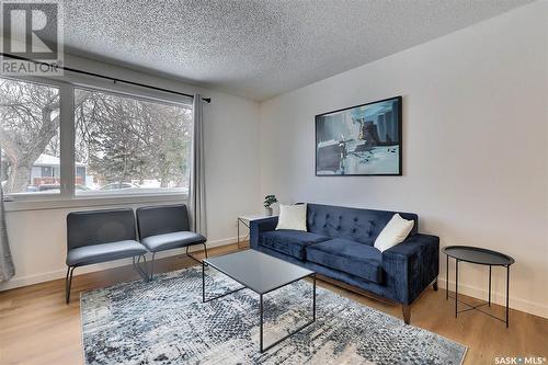 848 Elliott Street, Regina, SK - Indoor Photo Showing Living Room