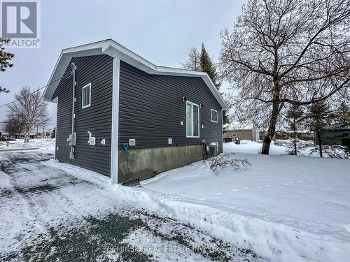 213 Teefy Street, Iroquois Falls, ON - Outdoor