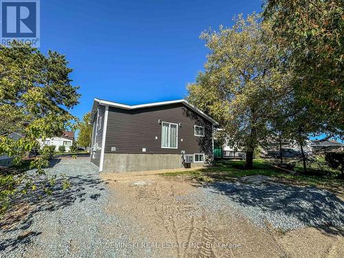 213 Teefy Street, Iroquois Falls, ON - Outdoor