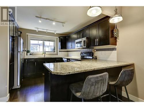 1651 Lynrick Road Unit# 102, Kelowna, BC - Indoor Photo Showing Kitchen