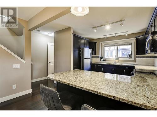 1651 Lynrick Road Unit# 102, Kelowna, BC - Indoor Photo Showing Kitchen