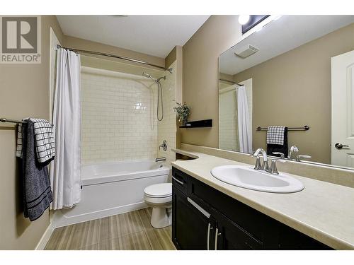 Ensuite - 1651 Lynrick Road Unit# 102, Kelowna, BC - Indoor Photo Showing Bathroom