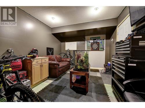 Tandem Garage - 1651 Lynrick Road Unit# 102, Kelowna, BC - Indoor