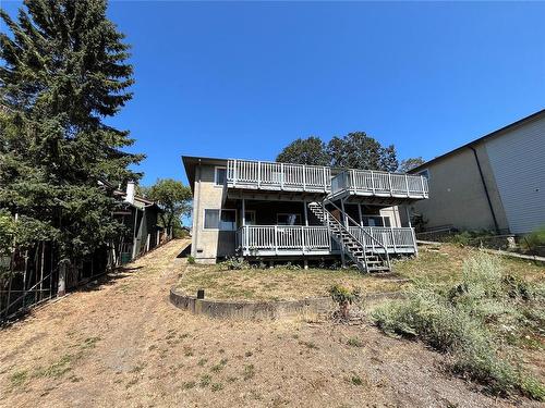 913 Falmouth Rd, Saanich, BC - Outdoor With Deck Patio Veranda