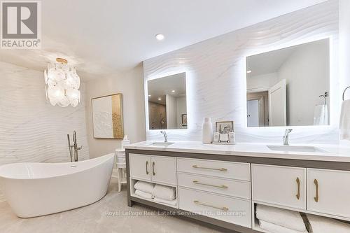 Ph2 - 2170 Marine Drive, Oakville (Bronte West), ON - Indoor Photo Showing Bathroom