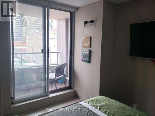 515 - 5 Rosehill Avenue, Toronto, ON - Indoor Photo Showing Bedroom