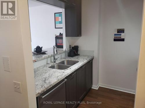 515 - 5 Rosehill Avenue, Toronto, ON - Indoor Photo Showing Kitchen With Double Sink