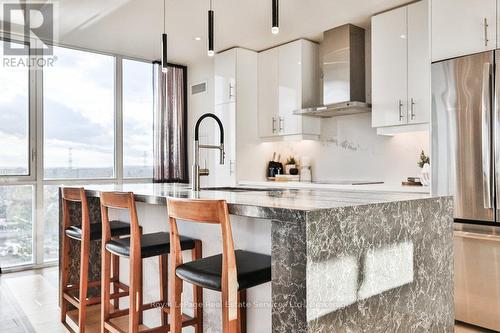 807 - 2025 Maria Street, Burlington (Brant), ON - Indoor Photo Showing Kitchen With Upgraded Kitchen