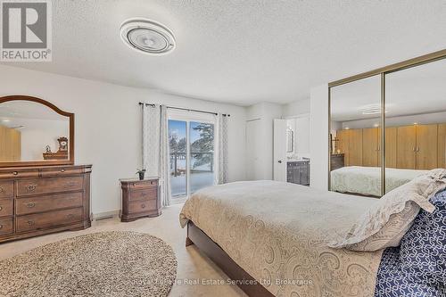 83 Frederick Drive, Wasaga Beach, ON - Indoor Photo Showing Bedroom