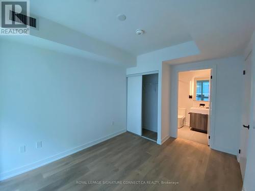 422 - 117 Broadway Avenue, Toronto, ON - Indoor Photo Showing Other Room