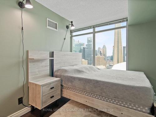 3502-81 Navy Wharf Crt, Toronto, ON - Indoor Photo Showing Bedroom