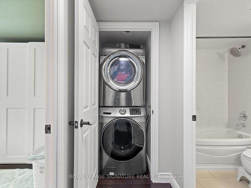 3502-81 Navy Wharf Crt, Toronto, ON - Indoor Photo Showing Laundry Room