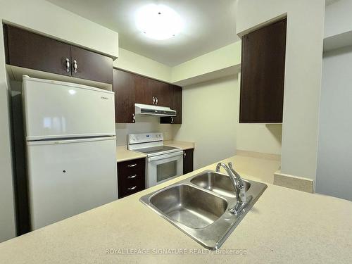 1507-61 Heintzman St, Toronto, ON - Indoor Photo Showing Kitchen With Double Sink