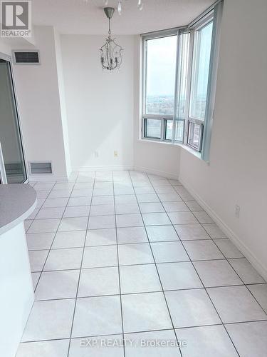 2233 - 68 Corporate Drive, Toronto, ON - Indoor Photo Showing Other Room