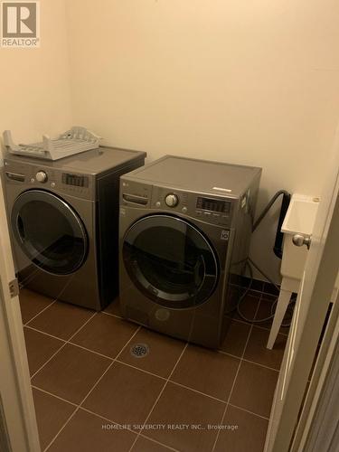 70 Loftsmoor Drive, Brampton, ON - Indoor Photo Showing Laundry Room