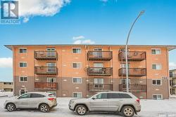 401 522 X AVENUE S  Saskatoon, SK S7M 4X9