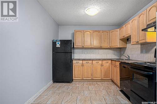 401 522 X Avenue S, Saskatoon, SK - Indoor Photo Showing Kitchen