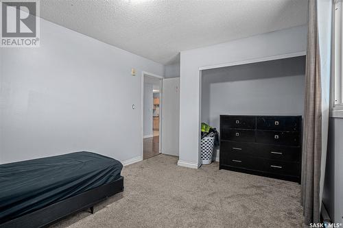 401 522 X Avenue S, Saskatoon, SK - Indoor Photo Showing Bedroom