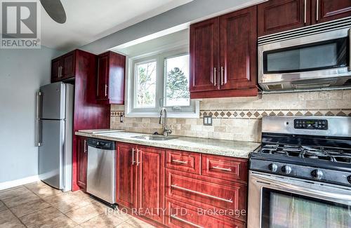 Upper - 801 Batory Avenue, Pickering, ON - Indoor Photo Showing Kitchen