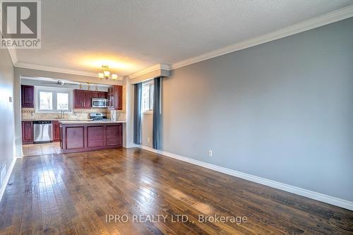 Upper - 801 Batory Avenue, Pickering, ON - Indoor Photo Showing Kitchen