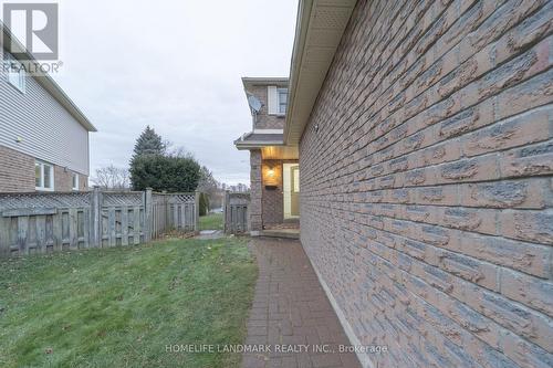 1606 Norwill Crescent, Oshawa, ON - Outdoor