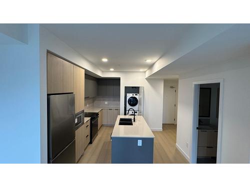 314 9456 134 Street, Surrey, BC - Indoor Photo Showing Kitchen With Stainless Steel Kitchen