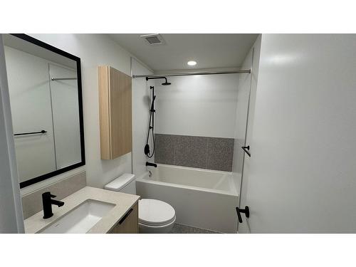 314 9456 134 Street, Surrey, BC - Indoor Photo Showing Bathroom