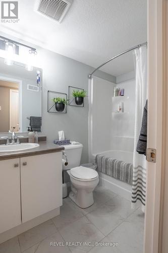 16 - 3200 Singleton Avenue, London, ON - Indoor Photo Showing Bathroom